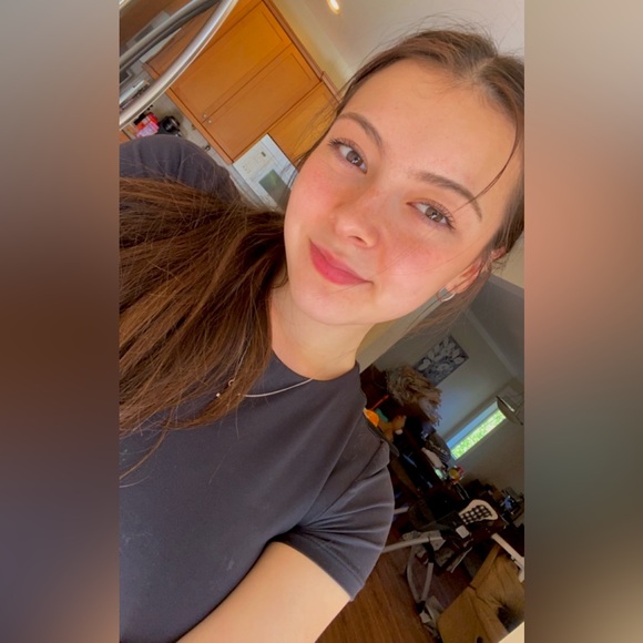 Meet your Posher, Sonya - Picture 1 of 1